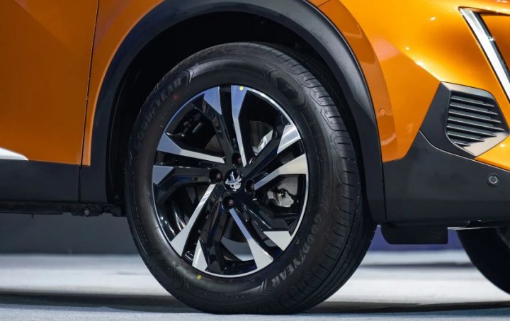 Peugeot 2008 - 06